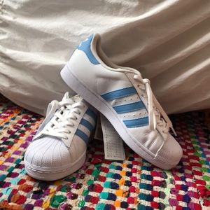 Adidas superstars